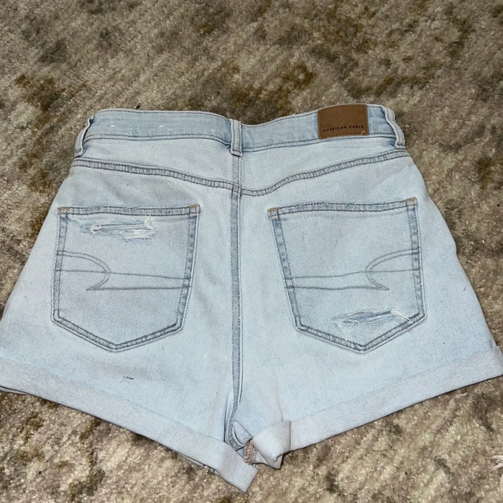 AE Mom Short - Picture 2 of 2
